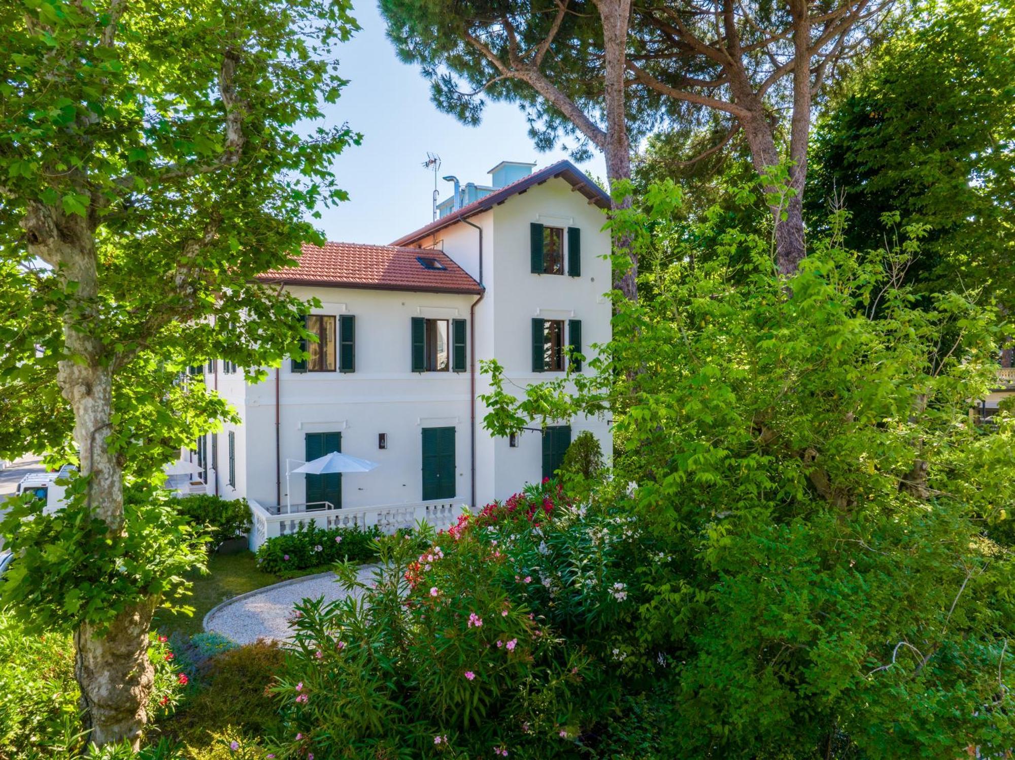 Hotel Select Suites & Spa - Apartments Riccione Exterior photo